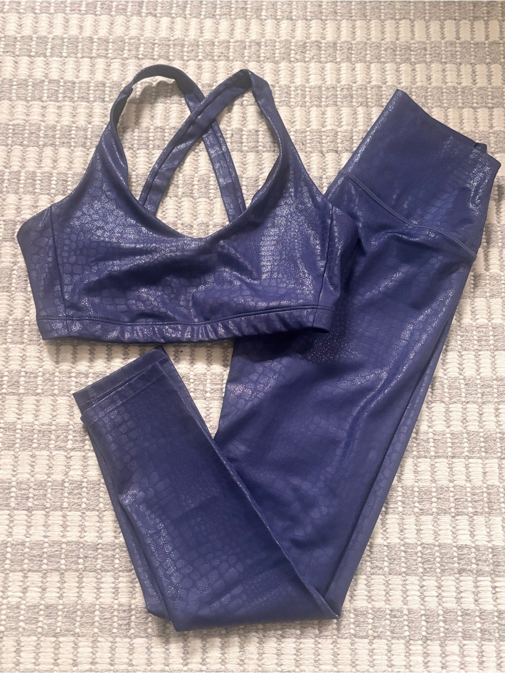 Like New Carbon 38 Navy Crocodile set size Small